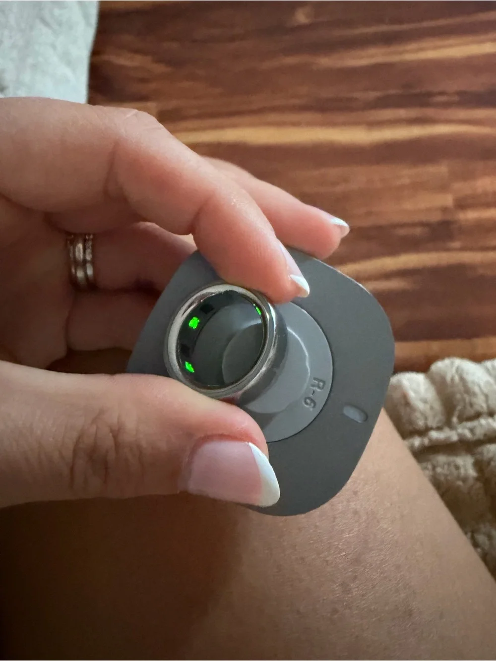 Oura Ring 4 Silver Smart Ring